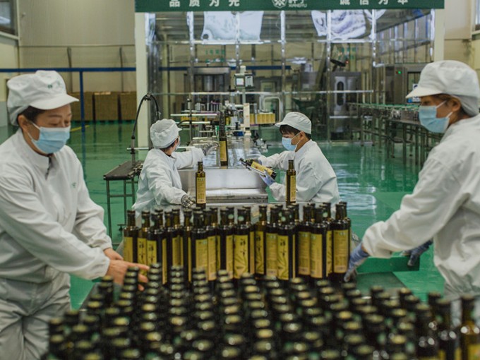 大家都知道，每一滴醇香的祥宇莊園橄欖油，都源自一顆顆小小的油橄欖果實(shí)。今天，就讓..